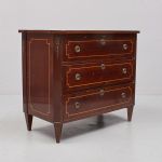 1216 7576 CHEST OF DRAWERS